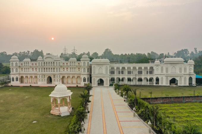 Kairvi Fort Resort Moradabad Bagian luar foto